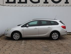 Opel Astra - 2011