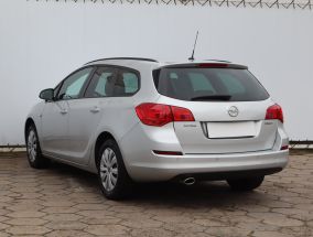 Opel Astra - 2011