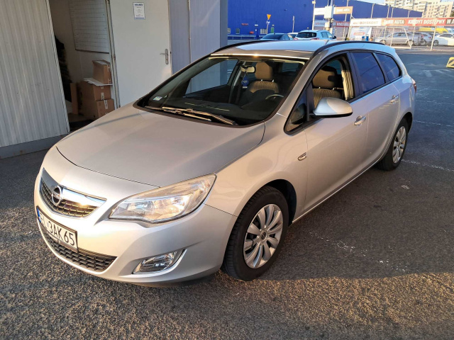 Opel Astra 2011