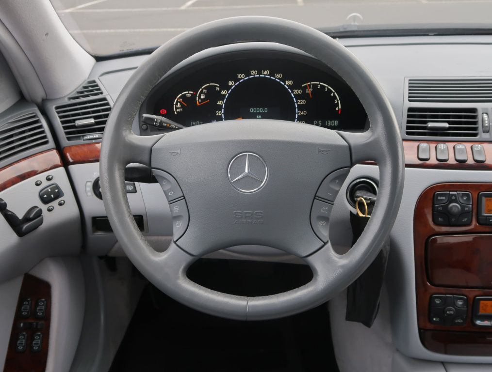 Mercedes-Benz S