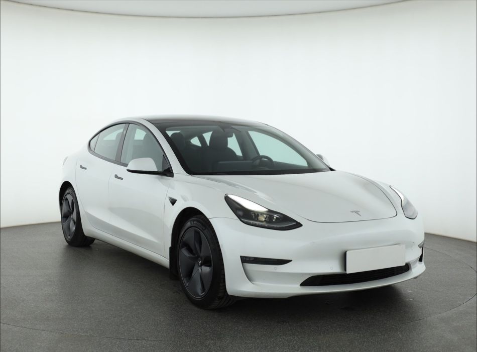 Tesla Model 3 - 2021