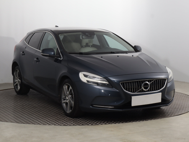 Volvo V40, 2016