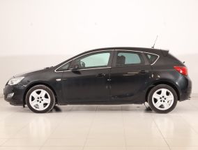 Opel Astra - 2011