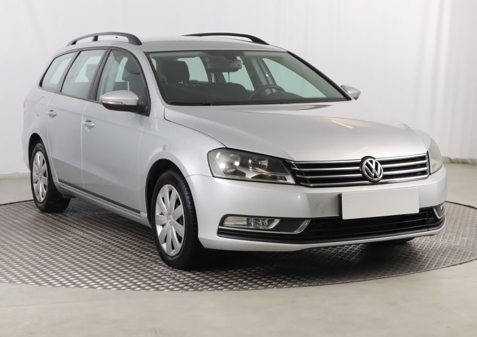 Volkswagen Passat - 2011