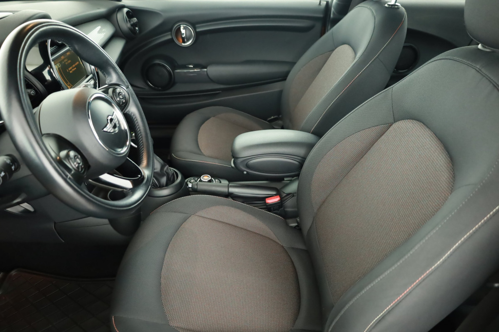 MINI 3-door