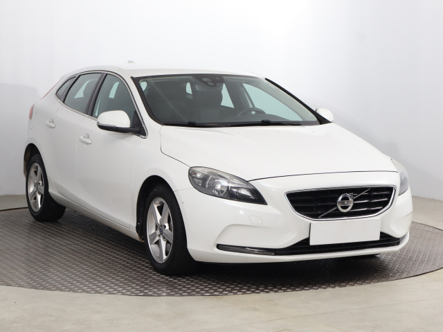 Volvo V40, 2016