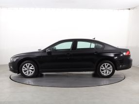 Volkswagen Passat - 2021