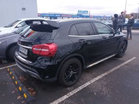 Mercedes-Benz GLA - 2015