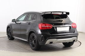 Mercedes-Benz GLA - 2015