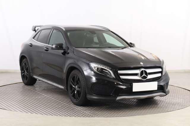 Mercedes-Benz GLA 200, 2015