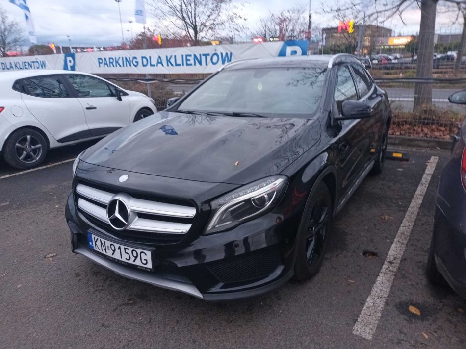 Mercedes-Benz GLA - 2015