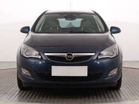 Opel Astra - 2012