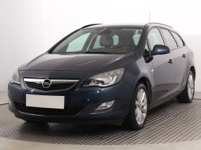 Opel Astra - 2012