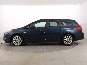 Opel Astra - 2012