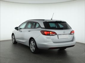 Opel Astra - 2021
