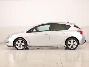 Opel Astra - 2012