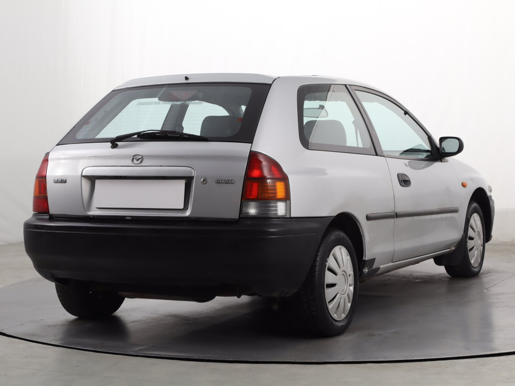 Mazda 323