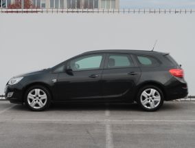 Opel Astra - 2012