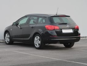 Opel Astra - 2012