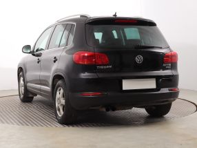 Volkswagen Tiguan - 2011