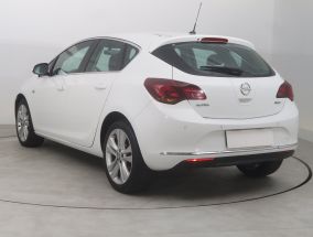 Opel Astra - 2012