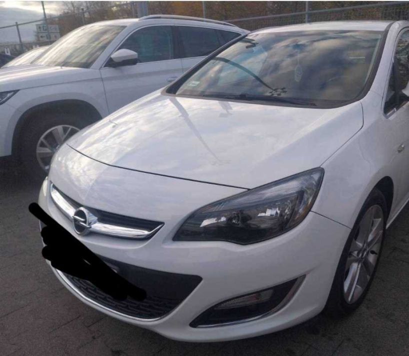 Opel Astra - 2012