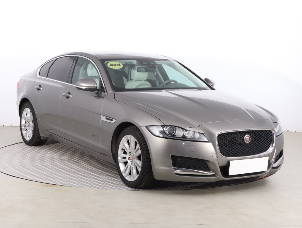 Jaguar XF