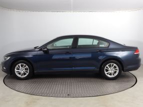 Volkswagen Passat - 2016