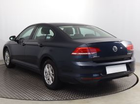 Volkswagen Passat - 2016