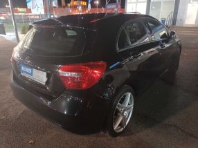 Mercedes-Benz A - 2015