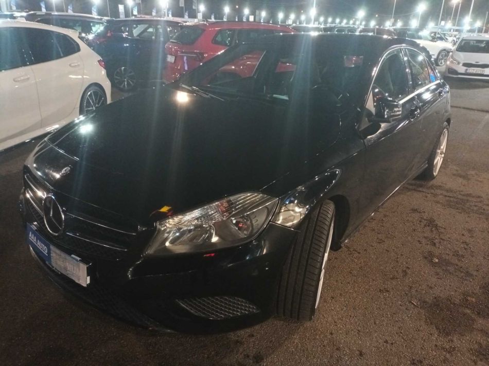 Mercedes-Benz A - 2015