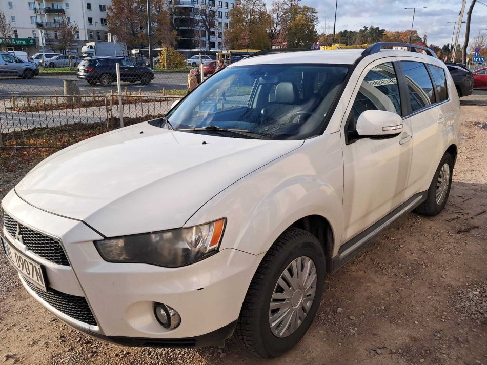 Mitsubishi Outlander - 2010