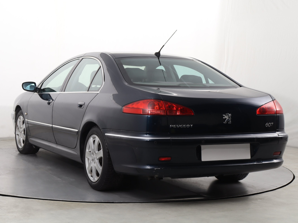 Peugeot 607