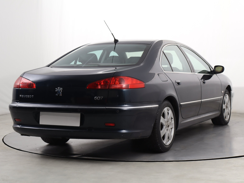 Peugeot 607