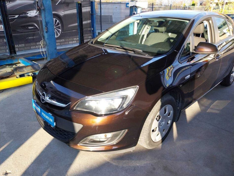 Opel Astra - 2014