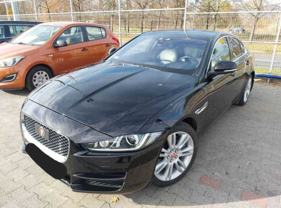 Jaguar XE - 2016