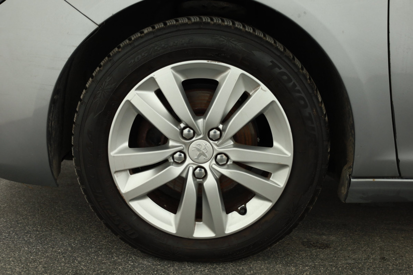 Peugeot 308, 2015