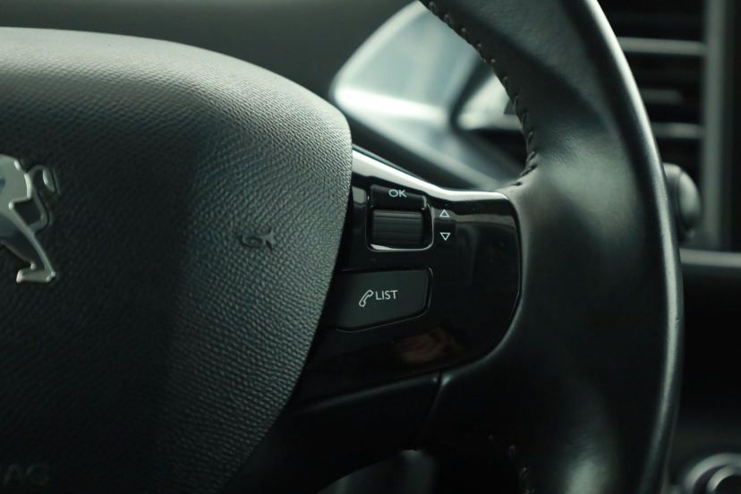 Peugeot 308, 2015