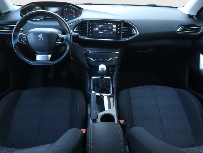 Peugeot 308, 2015