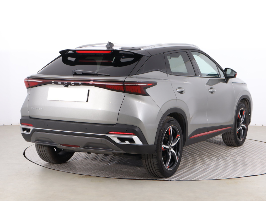 Omoda 5