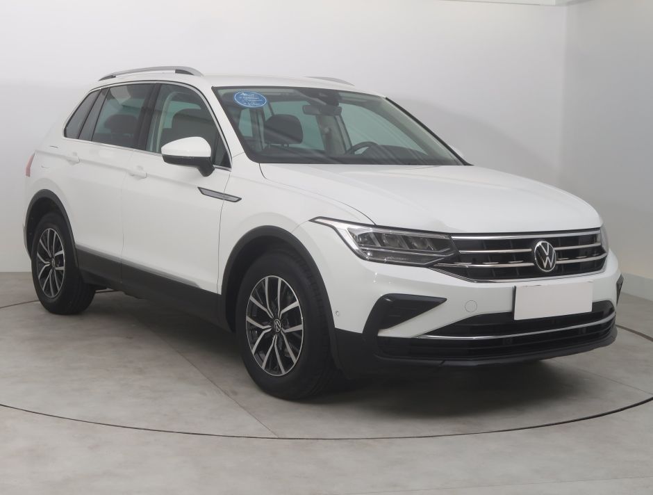 Volkswagen Tiguan - 2021