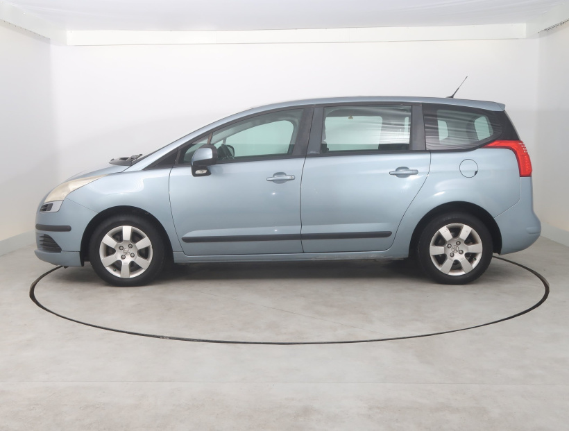 Peugeot 5008, 2010