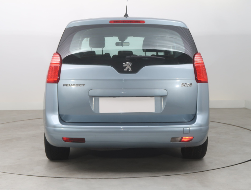 Peugeot 5008, 2010