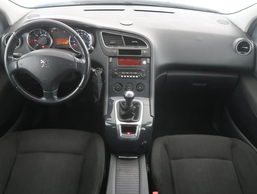Peugeot 5008, 2010