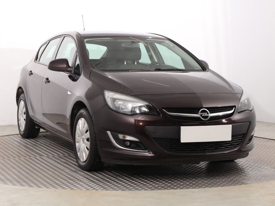 Opel Astra - 2013