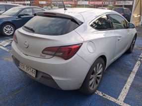 Opel Astra - 2012