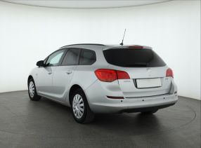 Opel Astra - 2012