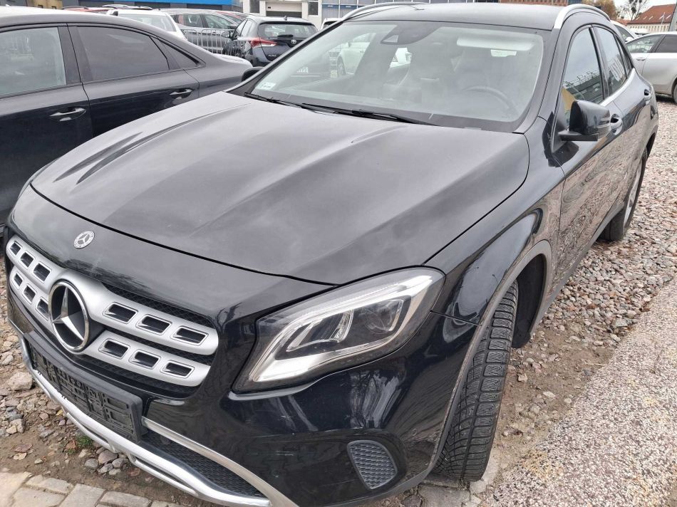 Mercedes-Benz GLA - 2018