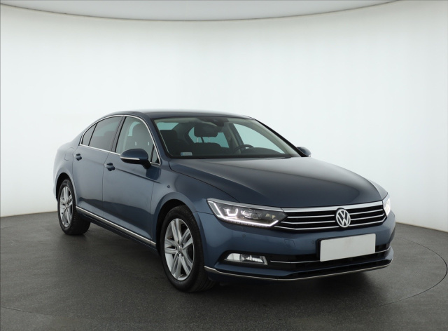 Volkswagen Passat, 2015