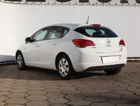 Opel Astra - 2010
